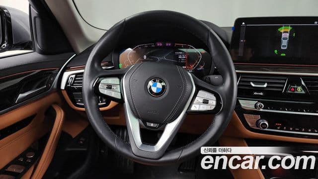 BMW 5 Series 2022 — Şəkil 13/20