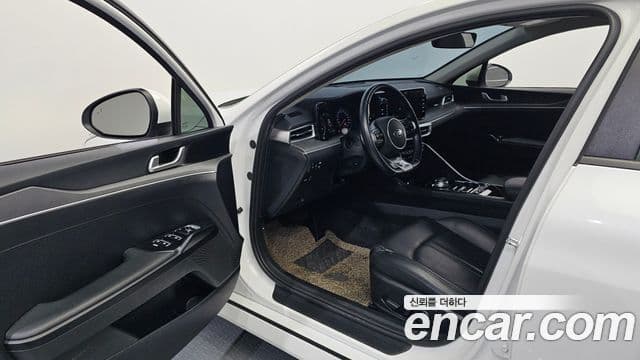 Kia K5 2021 — ფოტო 8/20