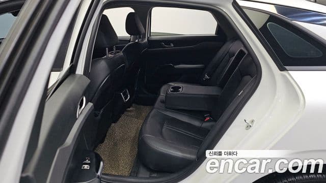 Kia K5 2021 — ფოტო 11/20