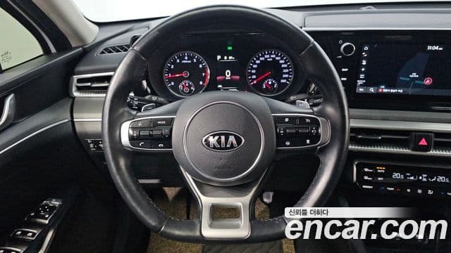Kia K5 2021 — ფოტო 15/20