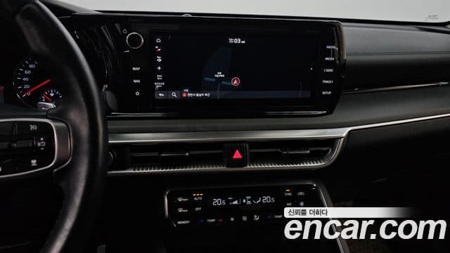 Kia K5 2021 — ფოტო 17/20