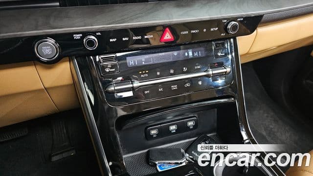 Kia Carnival 2022 — Şəkil 17/20