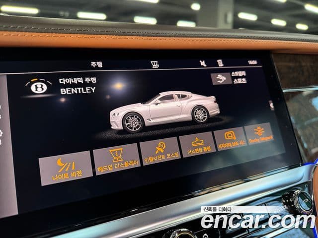 Bentley Continental GT 2021 — ფოტო 11/15