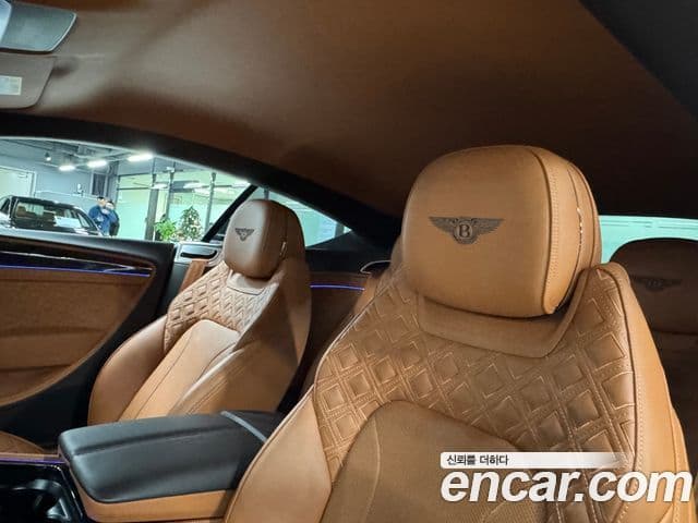 Bentley Continental GT 2021 — ფოტო 14/15