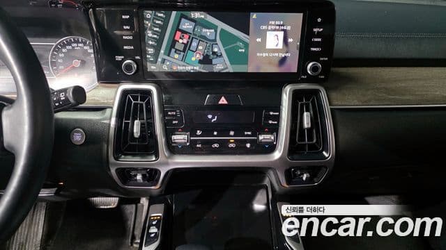 Kia Sorento 2021 — ფოტო 19/20