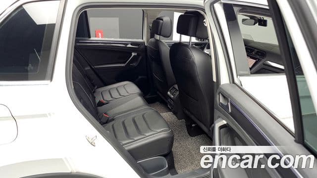 Volkswagen Tiguan 2021 — ფოტო 3/20