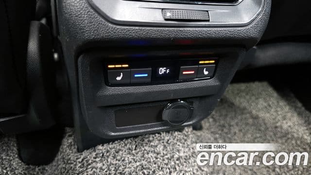 Volkswagen Tiguan 2021 — ფოტო 15/20