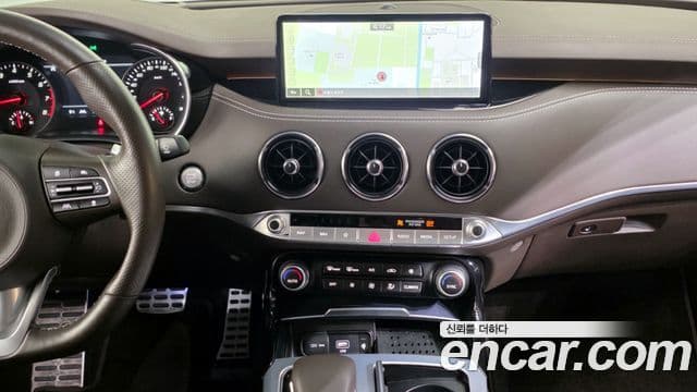 Kia Stinger 2021 — Şəkil 13/20