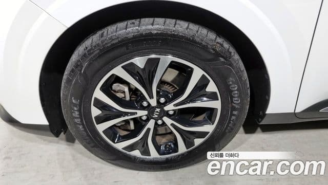 Kia Carnival 2021 — Фото 4/18