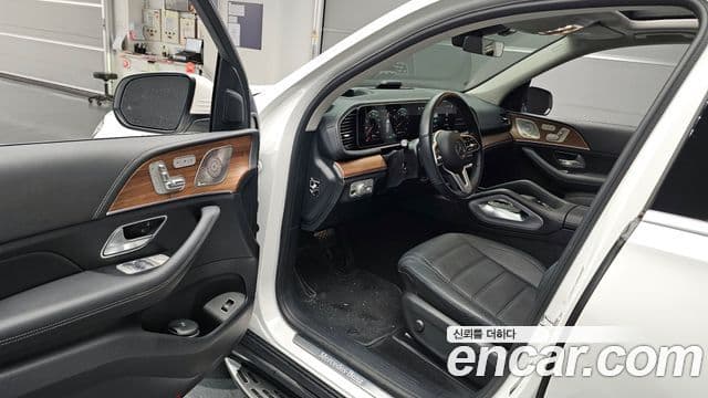 Mercedes-Benz GLE-Class 2021 — Фото 10/20