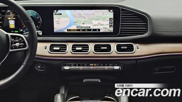 Mercedes-Benz GLE-Class 2021 — Фото 19/20