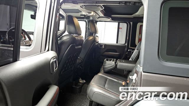 Jeep Wrangler 2020 — Photo 16/20