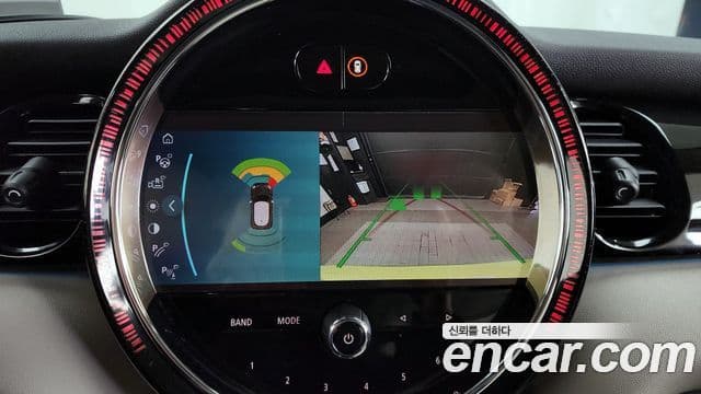 Mini Cooper S 2023 — фото 15 из 20