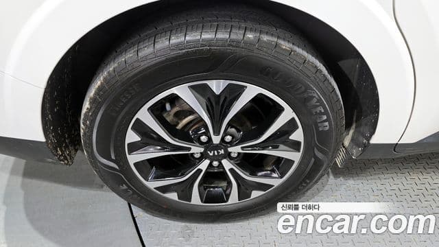 Kia Carnival 2021 — Фото 4/20