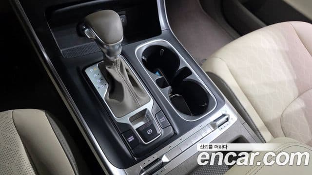 Kia Carnival 2021 — Фото 8/20