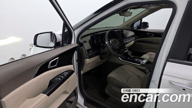 Kia Carnival 2021 — Фото 11/20