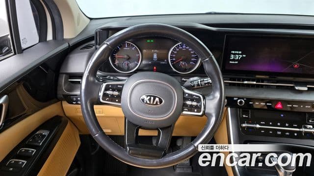 Kia Carnival 2020 — Фото 13/20