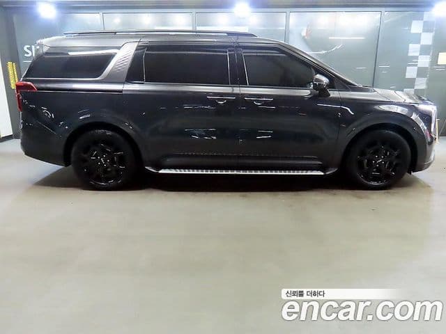Kia Carnival 2024 — ფოტო 2/20