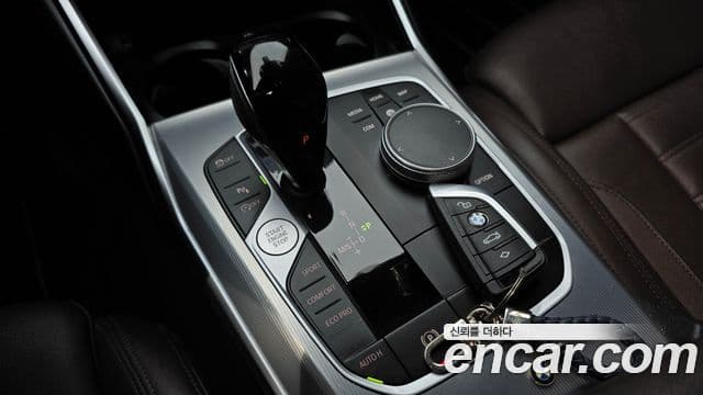 BMW 3 Series 2022 — ფოტო 9/20