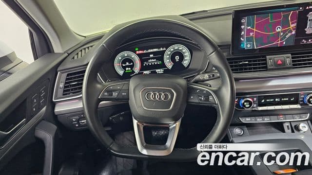 Audi Q5 2022 — Şəkil 13/20