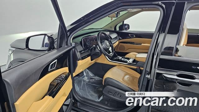 Kia Carnival 2021 — Фото 11/20