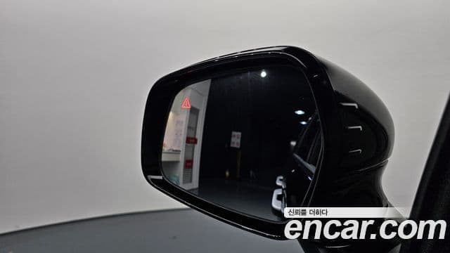 Kia Carnival 2021 — Фото 17/20