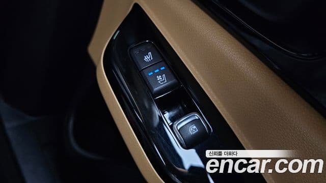 Kia Carnival 2021 — Фото 18/20