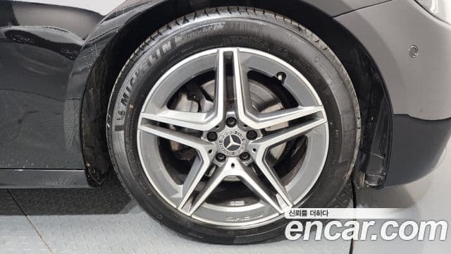 Mercedes-Benz E-Class 2022 — ფოტო 1/20