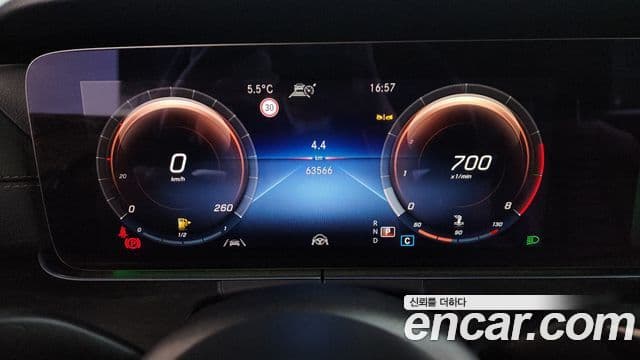 Mercedes-Benz E-Class 2022 — ფოტო 13/20