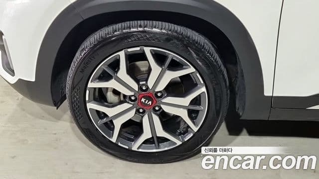 Kia Seltos 2019 — Photo 1/18