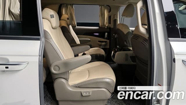 Kia Carnival 2021 — Фото 12/20