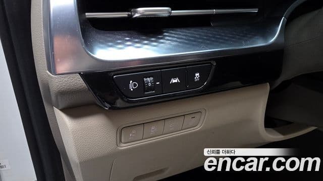 Kia Carnival 2021 — Фото 14/20