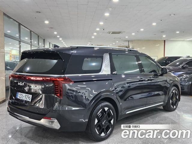 Kia Carnival 2024 — фото 2 из 20