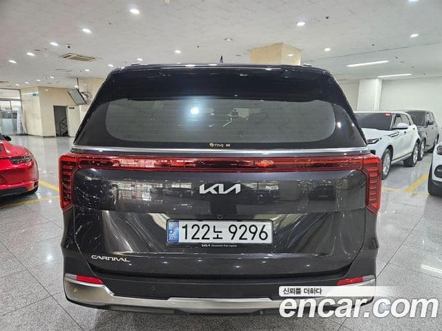 Kia Carnival 2024 — фото 3 из 20