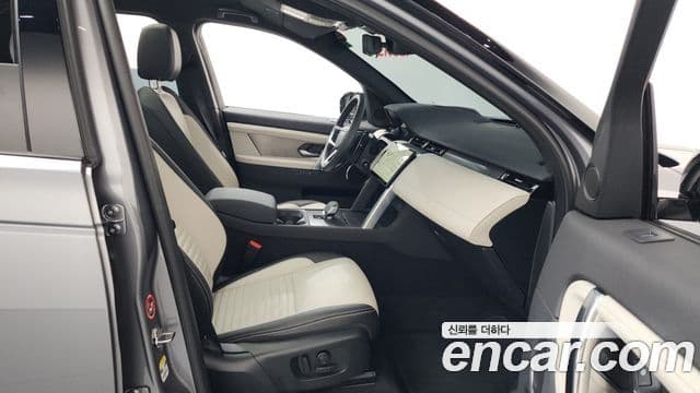 Land Rover Discovery Sport 2025 — ფოტო 11/20