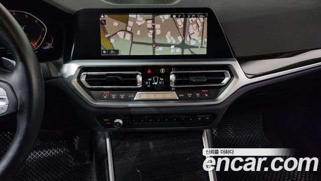 BMW 3 Series 2022 — ფოტო 14/20