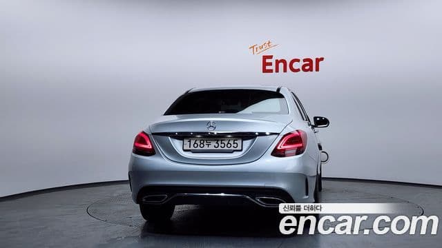 Mercedes-Benz C-Class 2021 — ფოტო 4/20