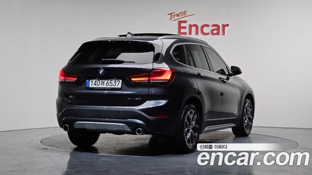 BMW X1 2021 — Şəkil 1/20