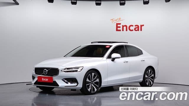Volvo S60 2024 — Photo 6/20