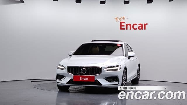Volvo S60 2024 — Photo 16/20