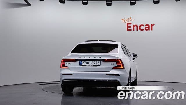 Volvo S60 2024 — Photo 7/20