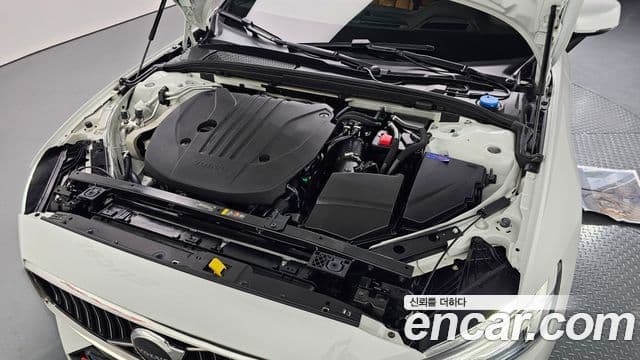 Volvo S60 2024 — Photo 8/20