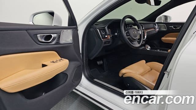 Volvo S60 2024 — Photo 15/20