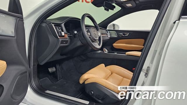 Volvo S60 2024 — Photo 20/20