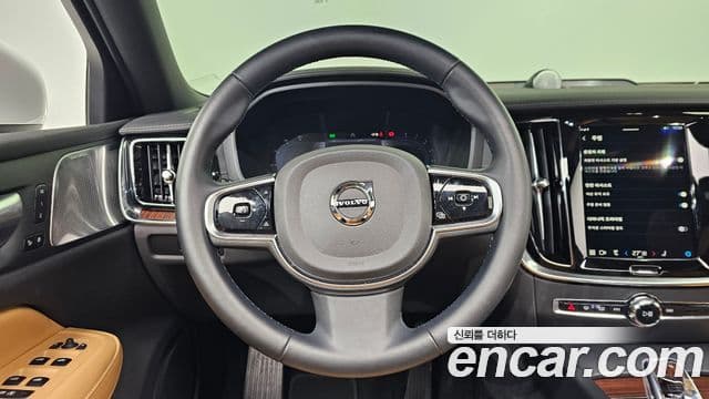 Volvo S60 2024 — Photo 12/20