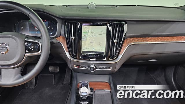 Volvo S60 2024 — Photo 9/20