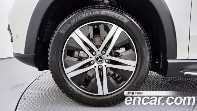Mercedes-Benz GLE-Class 2019 — Photo 2/20