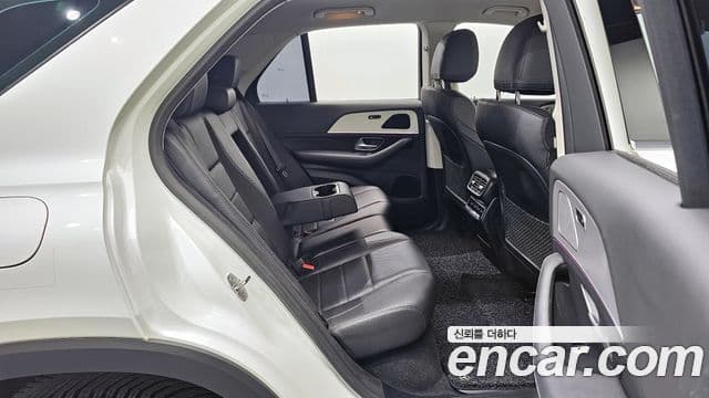 Mercedes-Benz GLE-Class 2019 — Photo 10/20