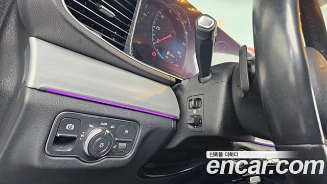 Mercedes-Benz GLE-Class 2019 — Photo 13/20
