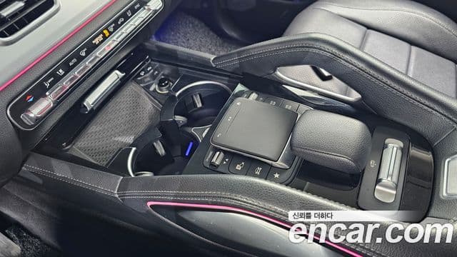 Mercedes-Benz GLE-Class 2019 — Photo 19/20